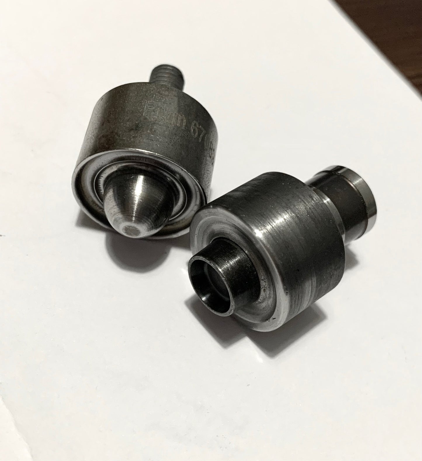 Sirkka- ja purjerenkaan puristustyökalu